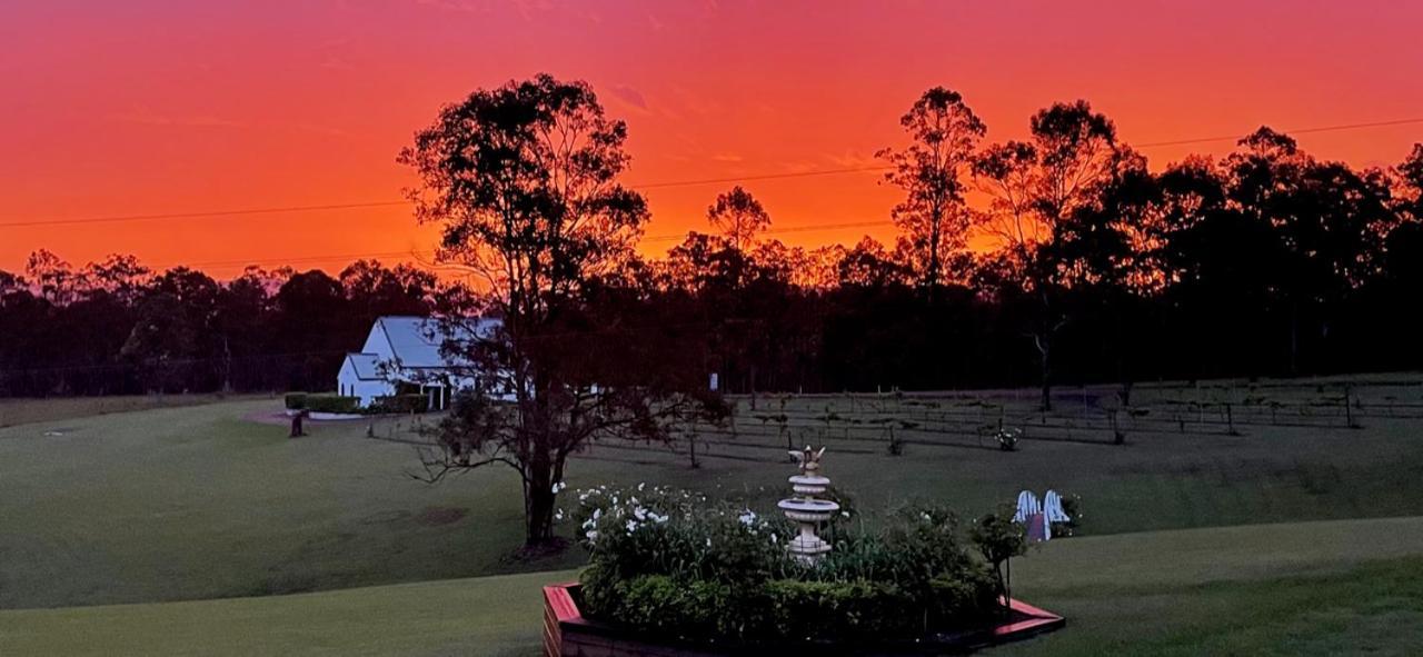 Cabins At Lovedale Wedding Chapel エクステリア 写真