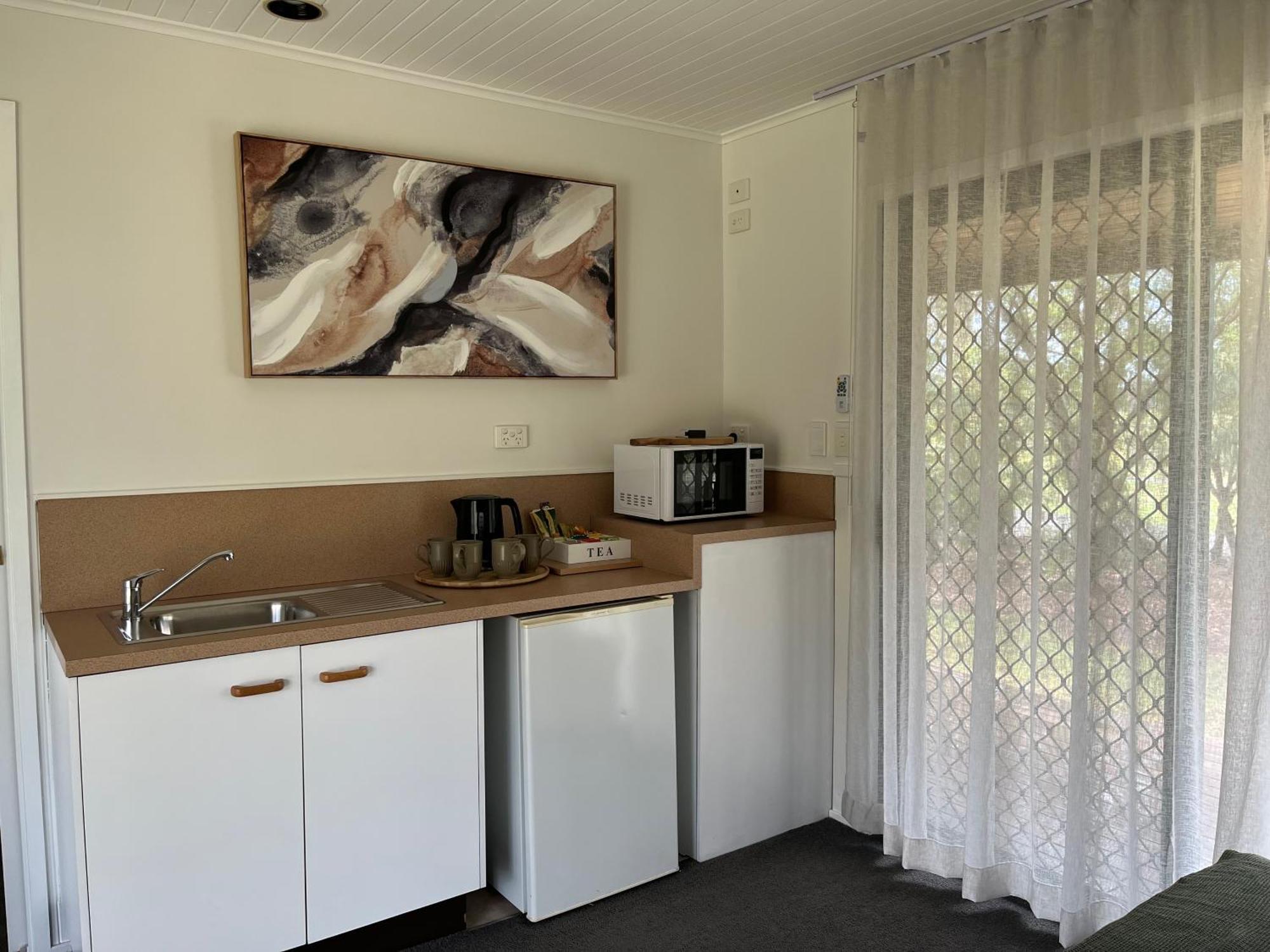 Cabins At Lovedale Wedding Chapel エクステリア 写真
