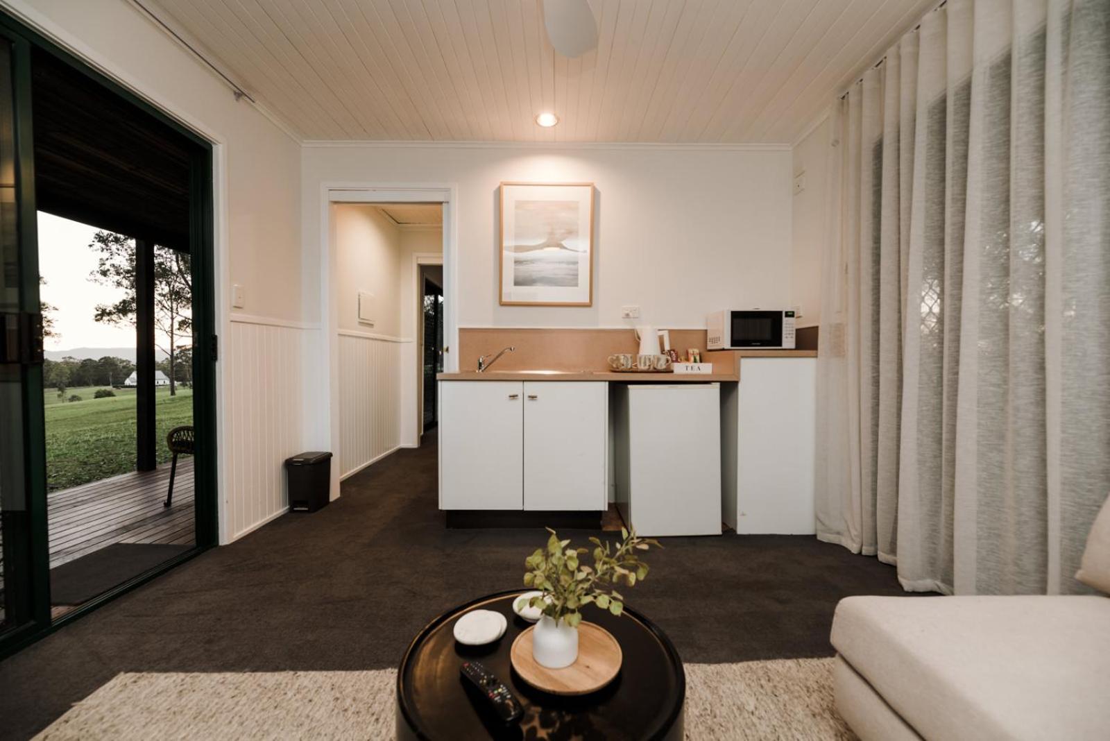 Cabins At Lovedale Wedding Chapel エクステリア 写真